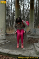Amateur pissing MILF brunette