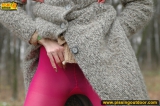 Amateur pissing MILF brunette
