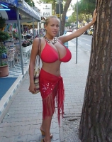 Huge tits L7