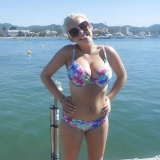 UK Coach trips Annabelle Dittmar