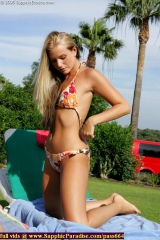 Sapphic Erotica cheerful lesbian girls