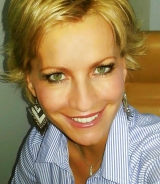 Give Huge Load For This Hot Mature