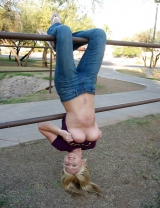 Les salopes (flashing tits)