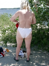 I\'m flashing in white panties outdoor!