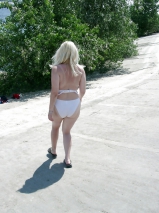 I\'m flashing in white panties outdoor!