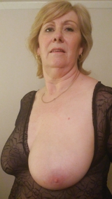 birmingham grandmother karen shows tits and cunt