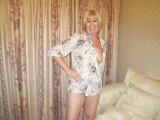 gorgeous gran fiona showing cunt 