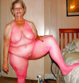 granny shows pussy