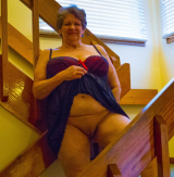 granny shows pussy