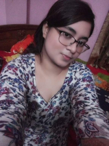 Paki GF Loves to Click some HOT Selies for Her BF