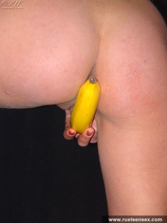 Cute teen's banana games - N