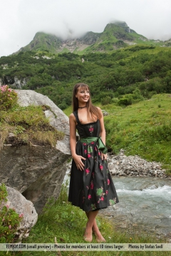 Sexy Mountain Views - N