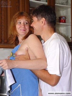 Housewife pleases her husband - N