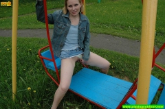 Play pissing - N