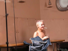 Vlada met a girl - N
