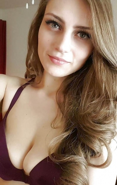 Naked strawberry blonde hipster - having fun taking selfies - N