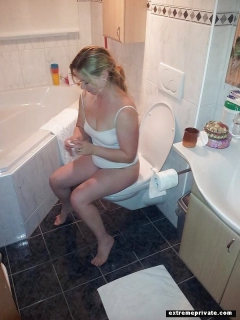 Amateurs Milfs and Teens spied on in the toilet - N