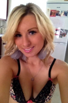 Teen blonde model wannabee - cute tata fan nude selfies - N