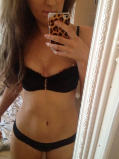 Iphone teen selfie nudes - She was home alone and it was tim - N
