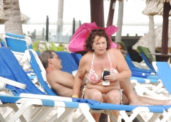 on vacation - N