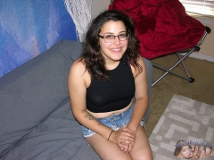 AMATEUR GLASSES WEARING BABE - N