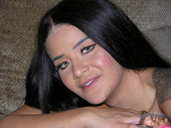 Reina - N