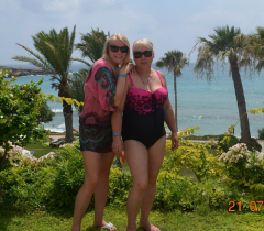Beautiful mature women - N