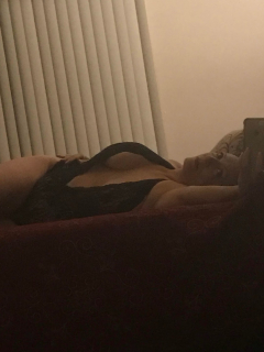Gorgeous Amateur Mature Cocksucker Black Lingerie Photo Shoo - N