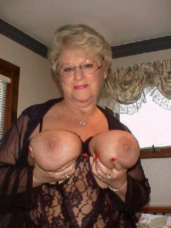 Wunderful huge boobs and sexy women! - N
