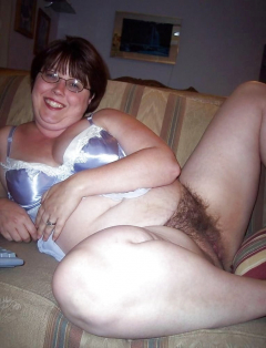 granny shows pussy - N