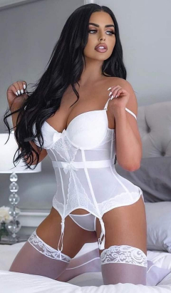 Beautiful body and underwear - N