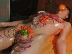 How femals eat 1a - N