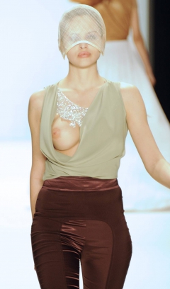 Hana Nitsche - N