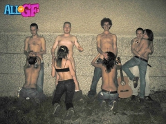 Topless girlfriend public blowjob - N
