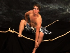 martin-necas-erotic-solo