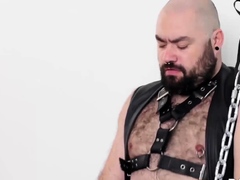 bearfilms-wild-bdsm-bareback-with-bear-silian-and-tom-fox