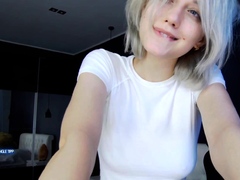 blond-teen-solo-webcam-masturbation