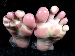 Violet Doll – Baby Oil Feet