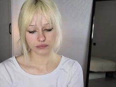 amateur-webcam-chick-masturbates-on-webcam-more-at