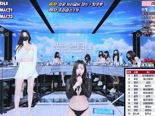 Hot amateur Asian GF toys sucks and fucks