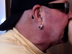 caught-old-bearded-suck-bbc-in-gloryhole
