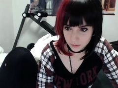 hot-amateur-webcam-teen-masturbates-for-their-fans