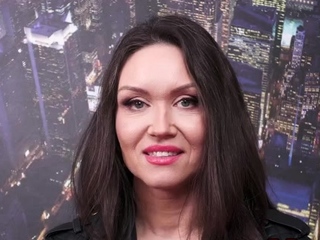 Brunette Solo Webcam Masturbation