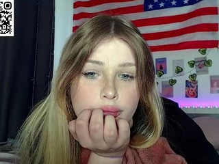 Amateur Webcam Teen Masturbates And Teases