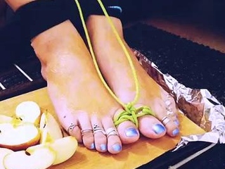 Frejas Submissive Feet aka frejassubmissivefeet OnlyFans -